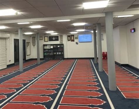 dmu isoc|Muslim prayer space .